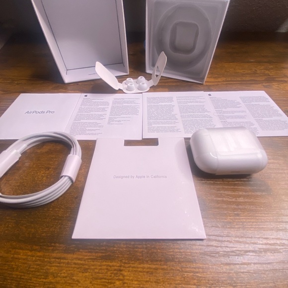Apple AirPods Pro - White